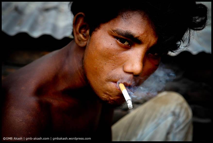 ಎಂದೂ ಏನೂ ಕೆಟ್ಟದು ಮಾಡದ ನಾನು ಊಟಕ್ಕಾಗಿ ಆತನ ಮೊಬೈಲ್ ಕದ್ದೆ . ಆದರೆ ...  : ಅಶ್ಫಾಕ್